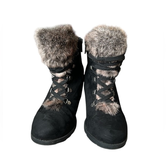 Torrid women’s faux fur wedge lace up boots size 11W - Picture 1 of 11